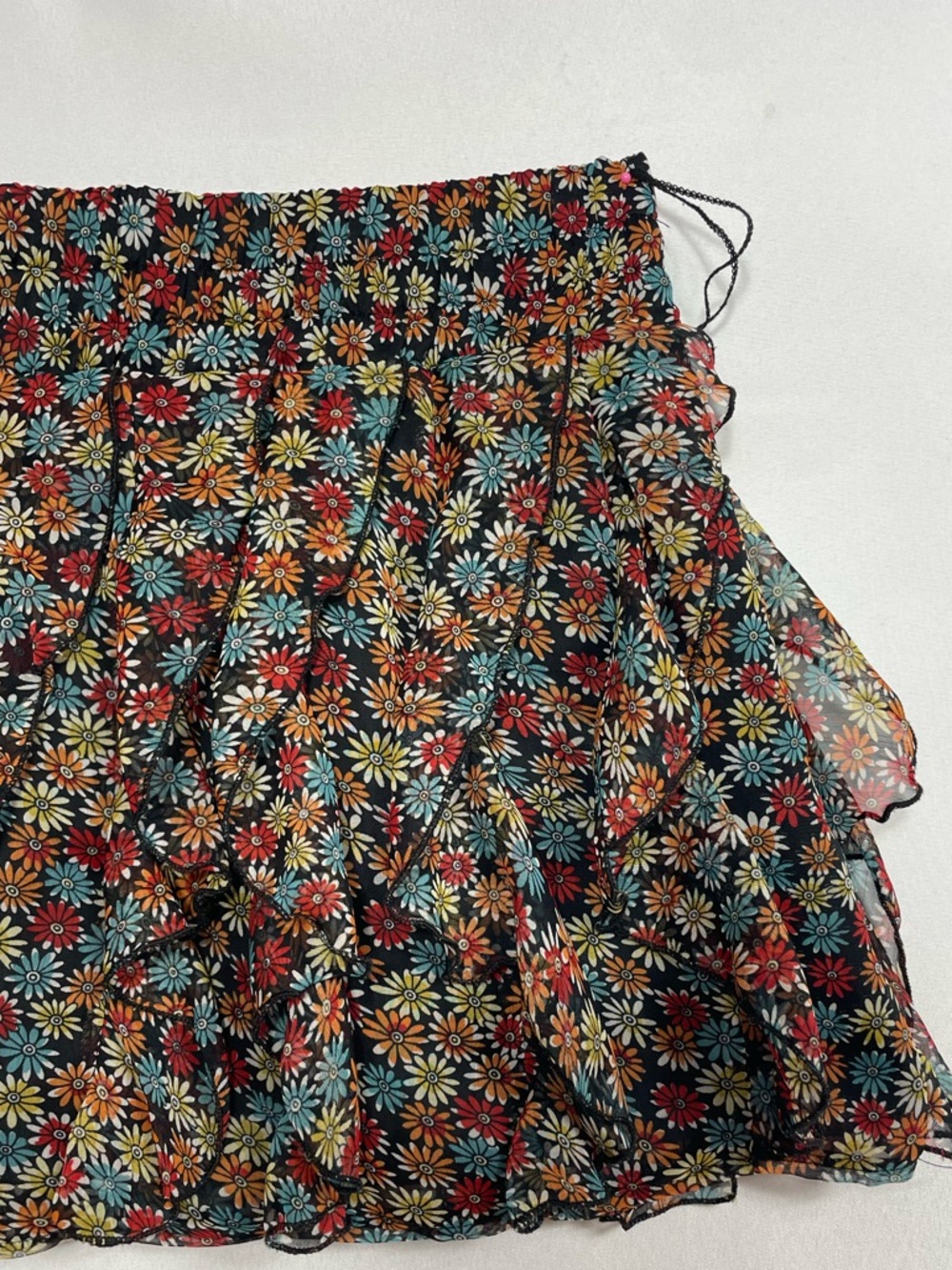 Wet Seal Floral SM Black Ditsy Ruffle Mini Skirt Feminine Y2K Mallcore Layers - Picture 4 of 12